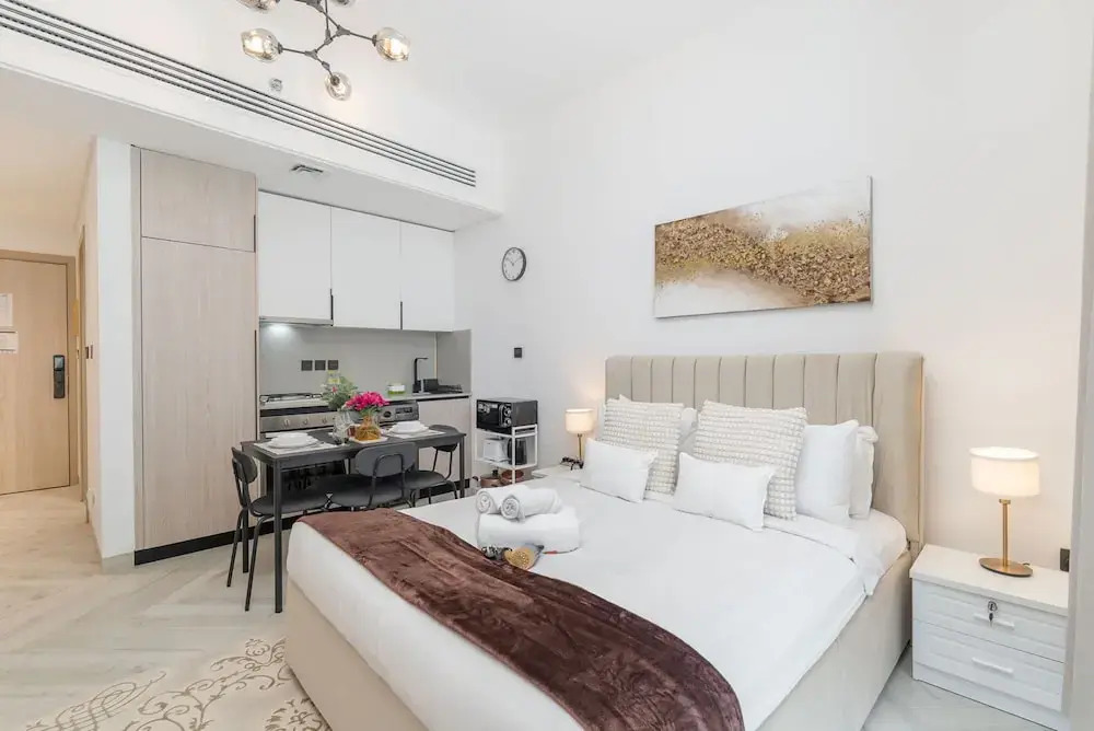 Outstanding Studio in Empire Residence JVC