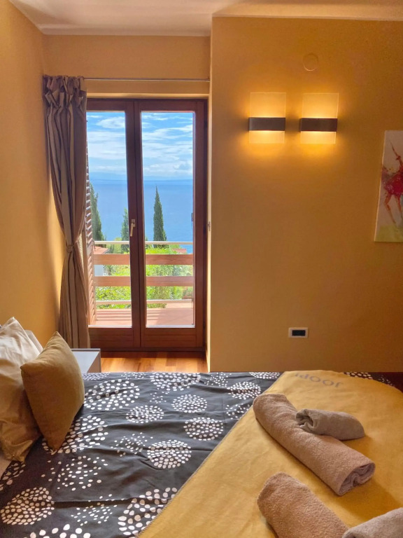 VILLA LOVRAN - heated pool - 5 min walk to the beach - incredible sea view