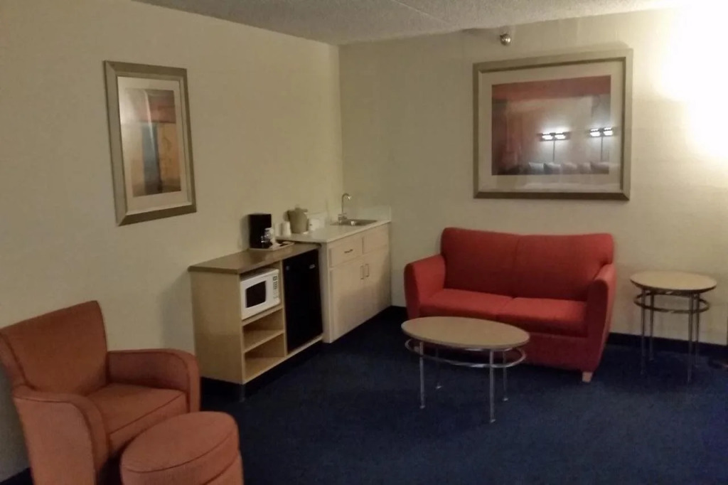 Red Roof Inn PLUS+ Phoenix West
