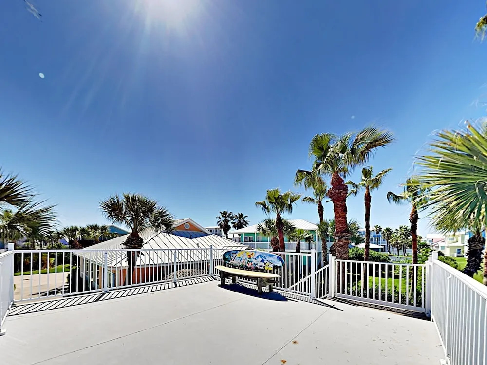 MR193 Breezy Palms - 3 Br Home