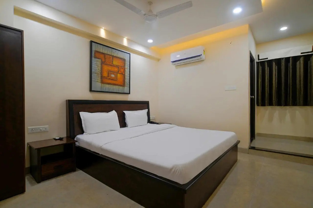 FabHotel Imperial Regency