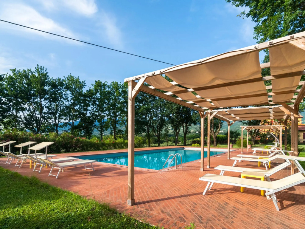 Welcoming Mansion with Swimming Pool inTuscany