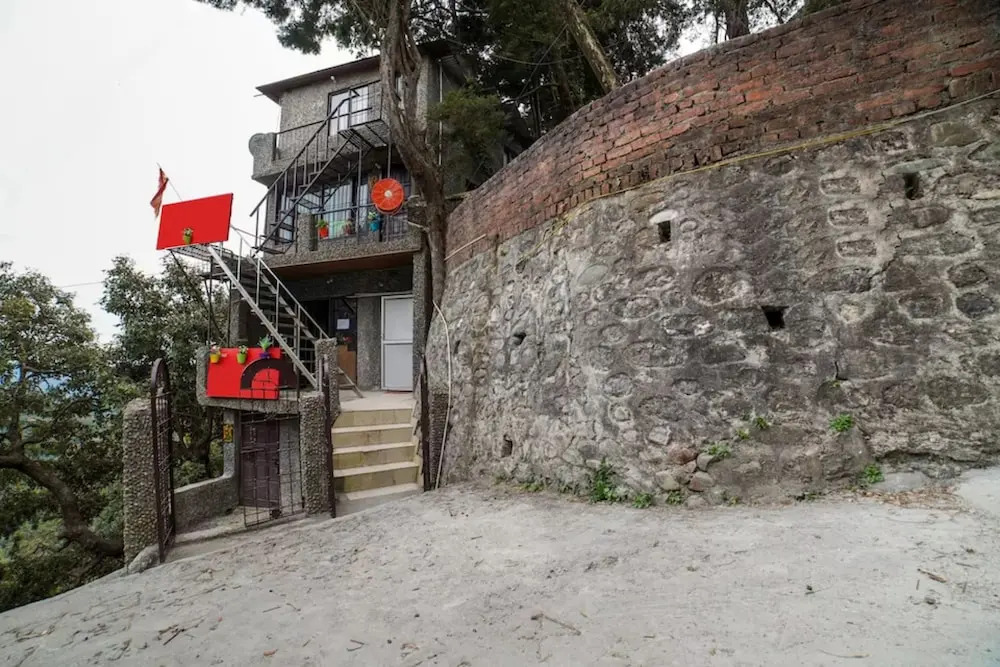 Goroomgo Long View Retreat Nainital