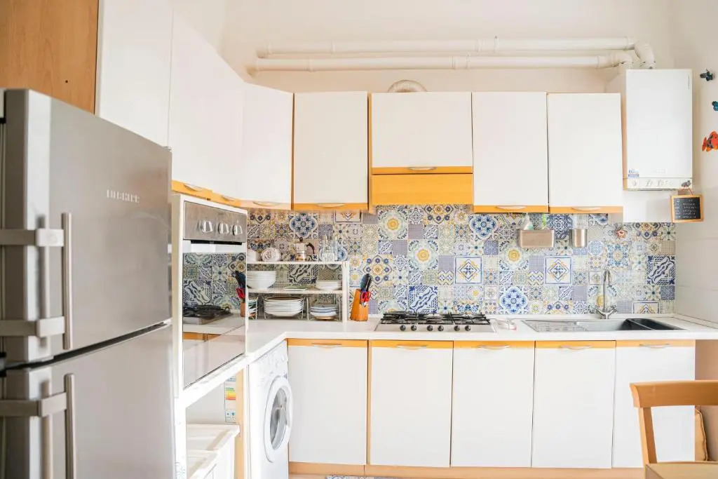 084 - Casa dei Limoni, cortile privato,5 minuti di auto dal mare