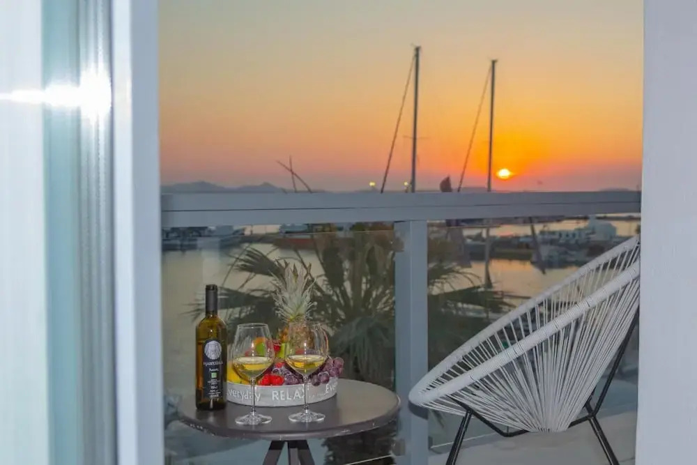 Naxos Riviera Suites