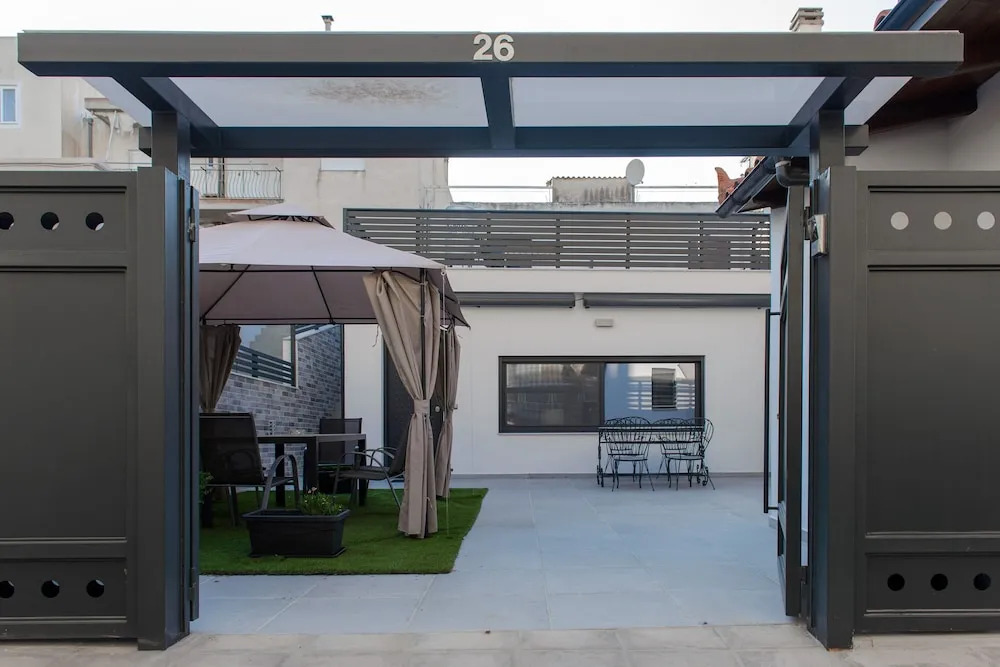 Casa d Irene near airport beach