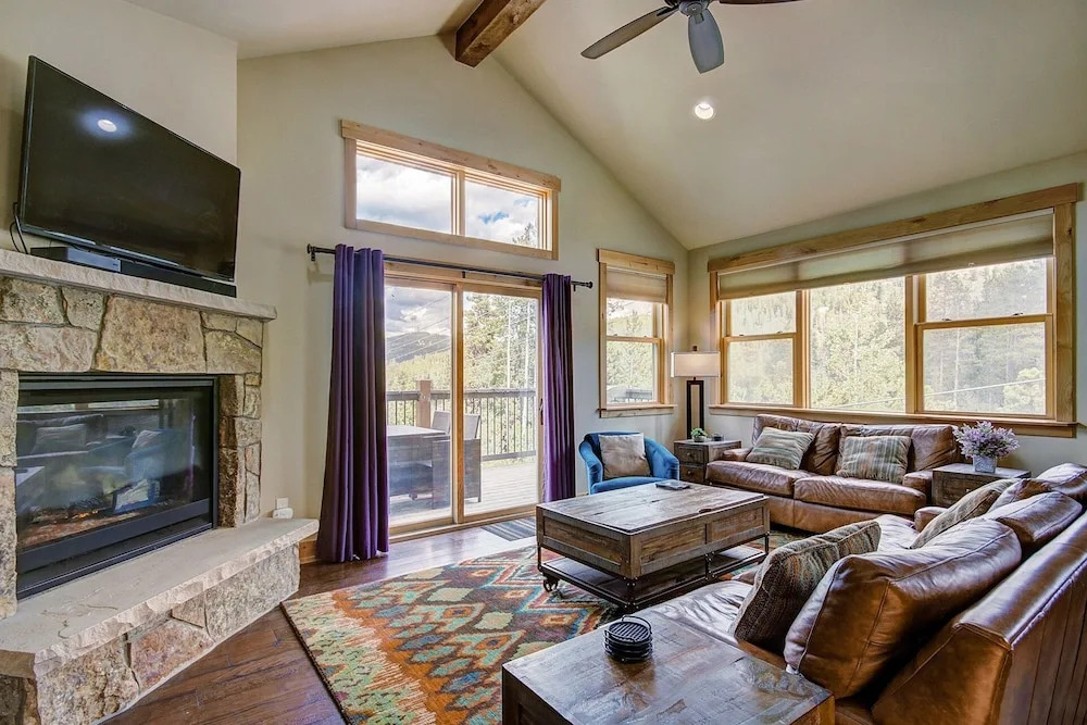 Maggie Point 3 Bedroom Townhouse by RedAwning