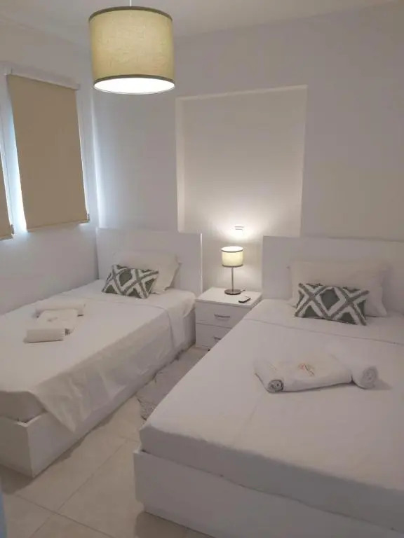 Dinglis Residences 31