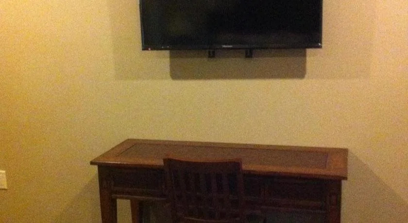 Noble House Suites