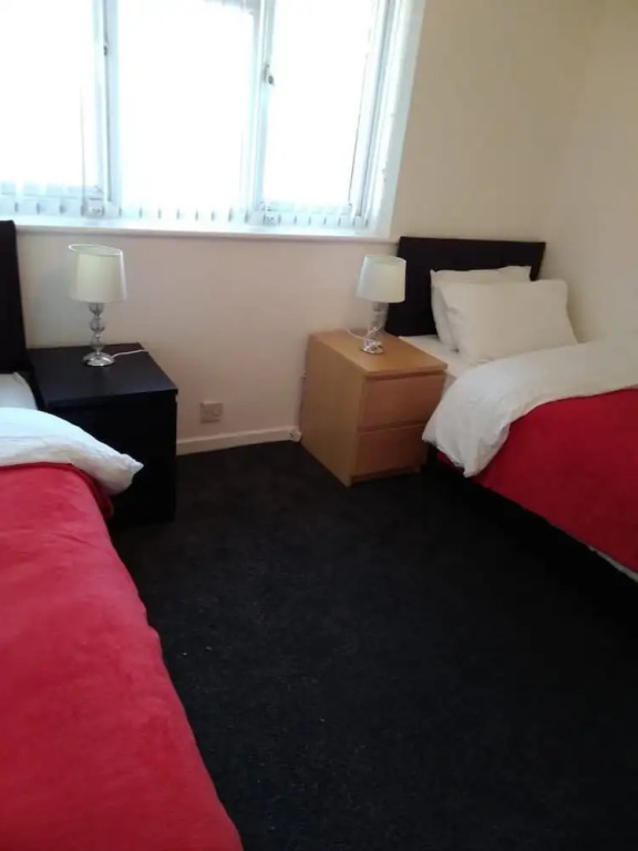 Somnus Holiday Home - Birmingham