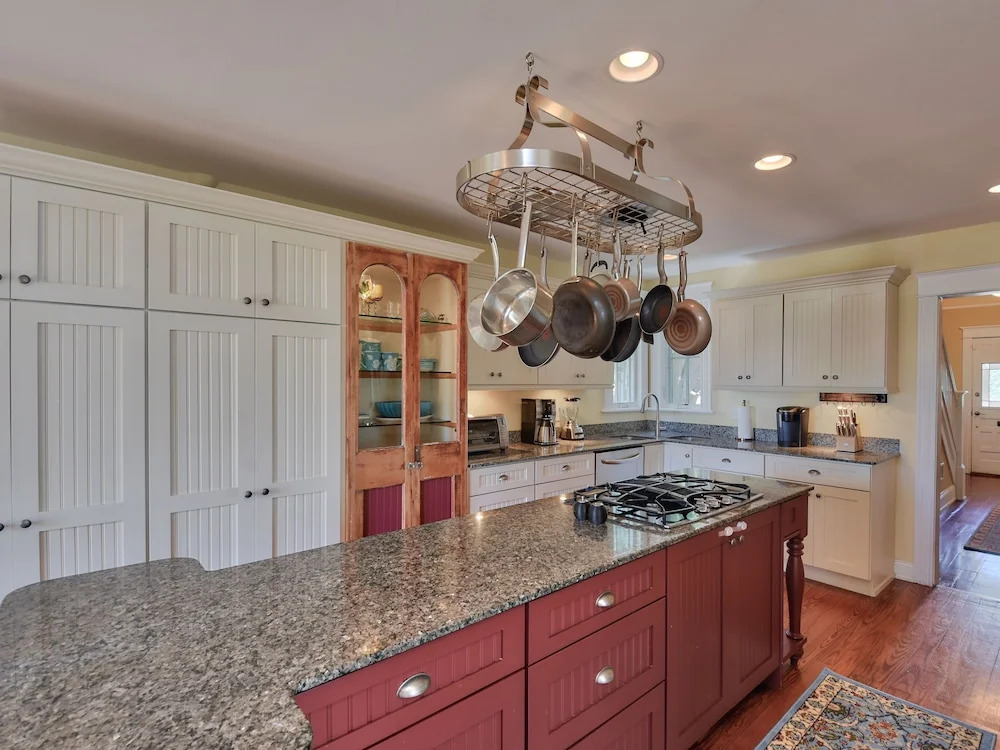 66 Weeden Street Home 3 Bedrooms 2.5 Bathrooms Home