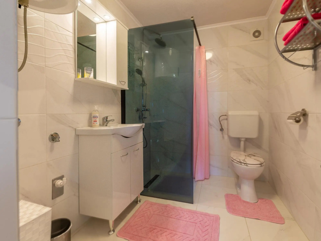Holiday Home in Lisicic with Pool