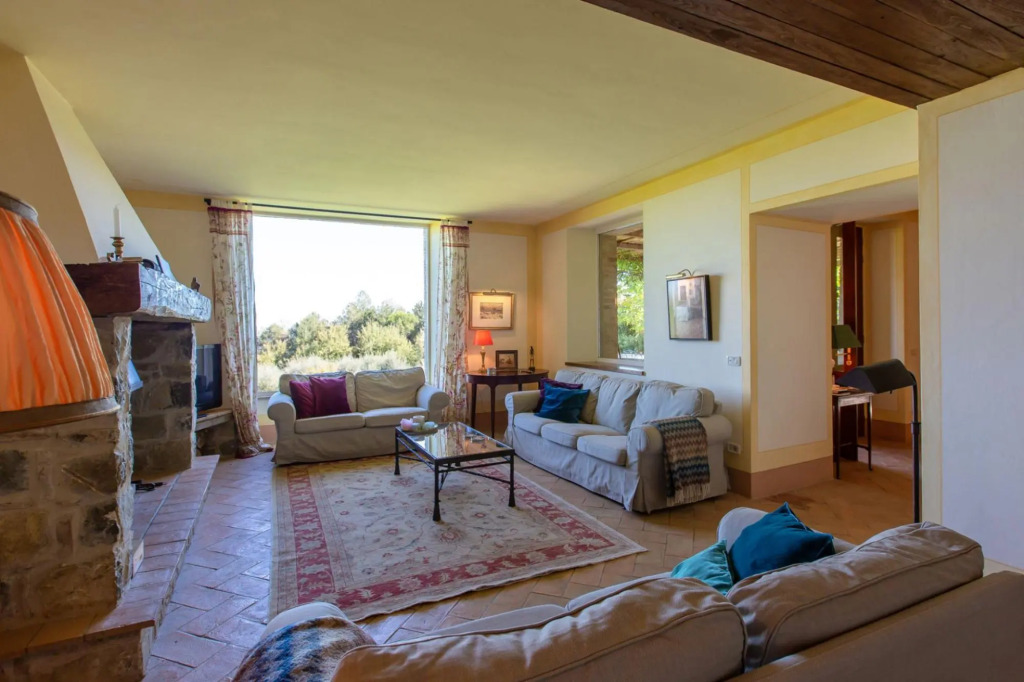Il Felceto is a beautiful and charming farmhouse that enjoys a privileged position, with a view as f-Il Felceto