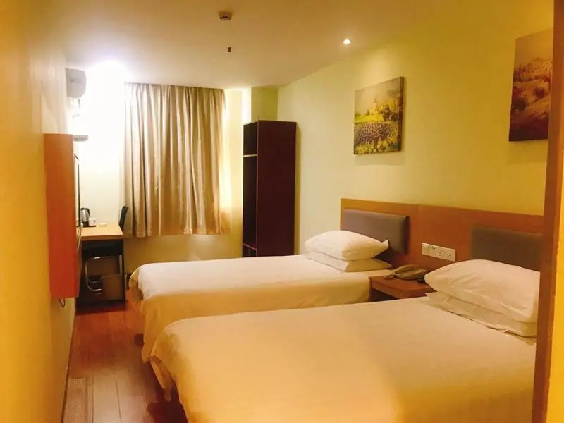 Jun Hotel Jiangsu Suzhou Kunshan Huaqiao Town Zhaofeng Road Metro Station