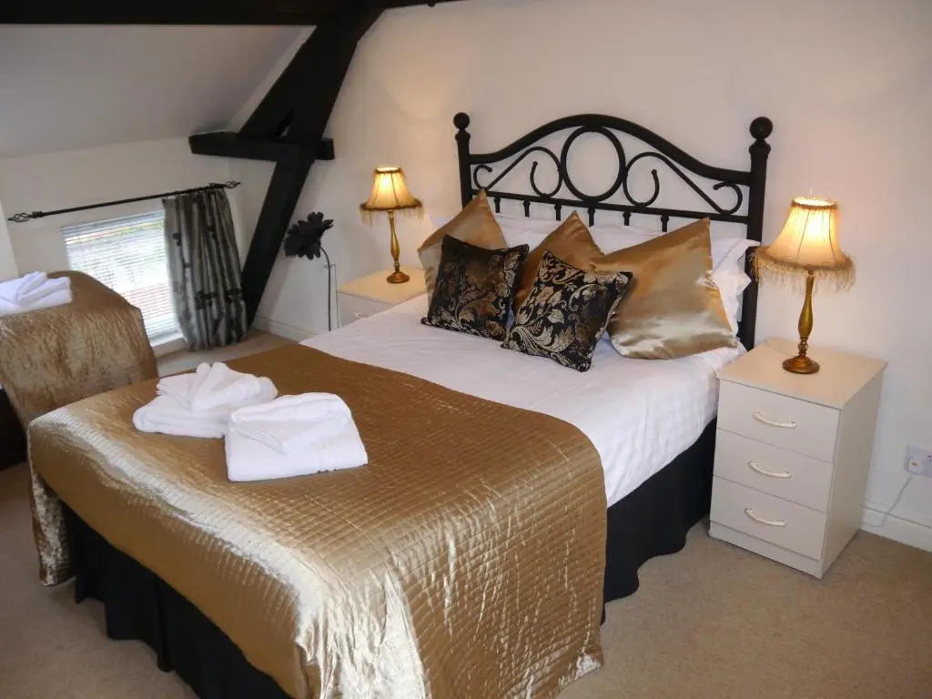 The Shakespeare Lodge - Sleeps up to 12 - 2 HOT TUBS
