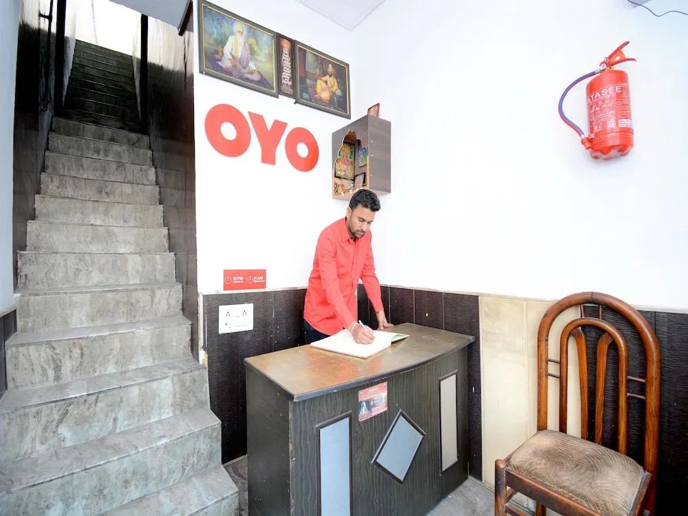 Oyo 30943 Hotel Tourist
