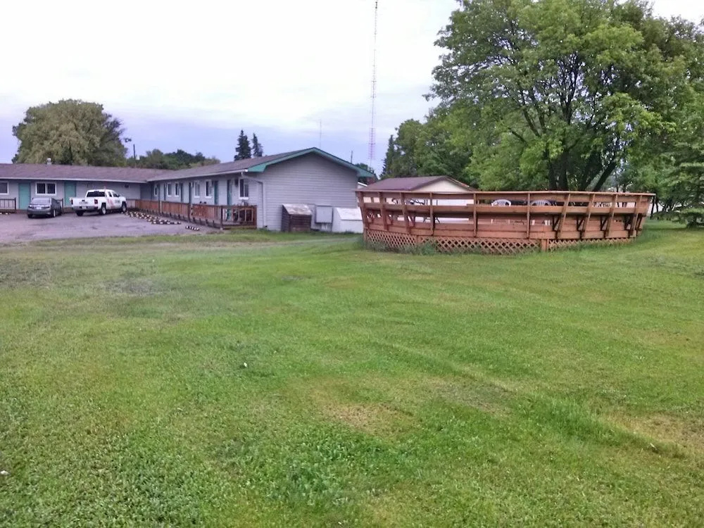 Moosomin Motel