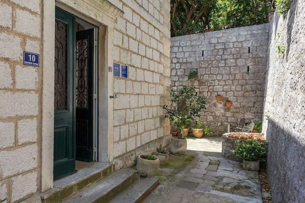 Gradac Apartment