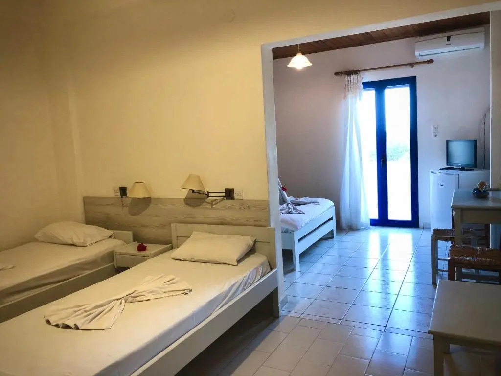 Flisvos Rooms