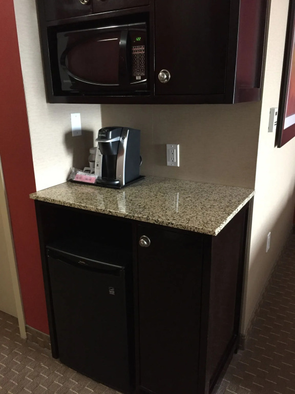 Holiday Inn Express & Suites - Woodstock, ON CANADA