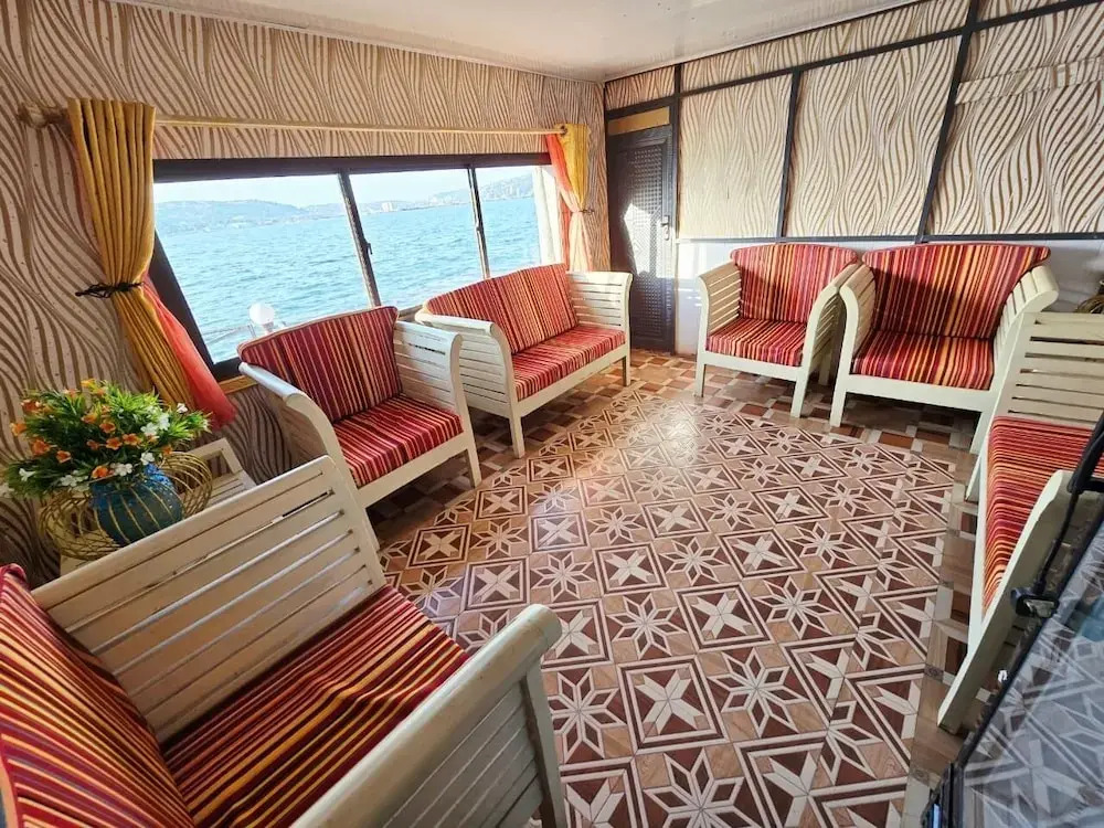 Rusty Rock Beach Resort & Spa