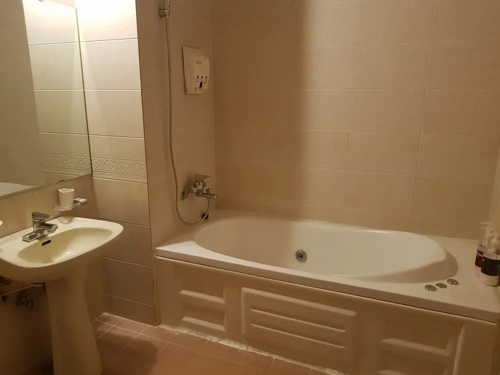Biztel Ace Motel