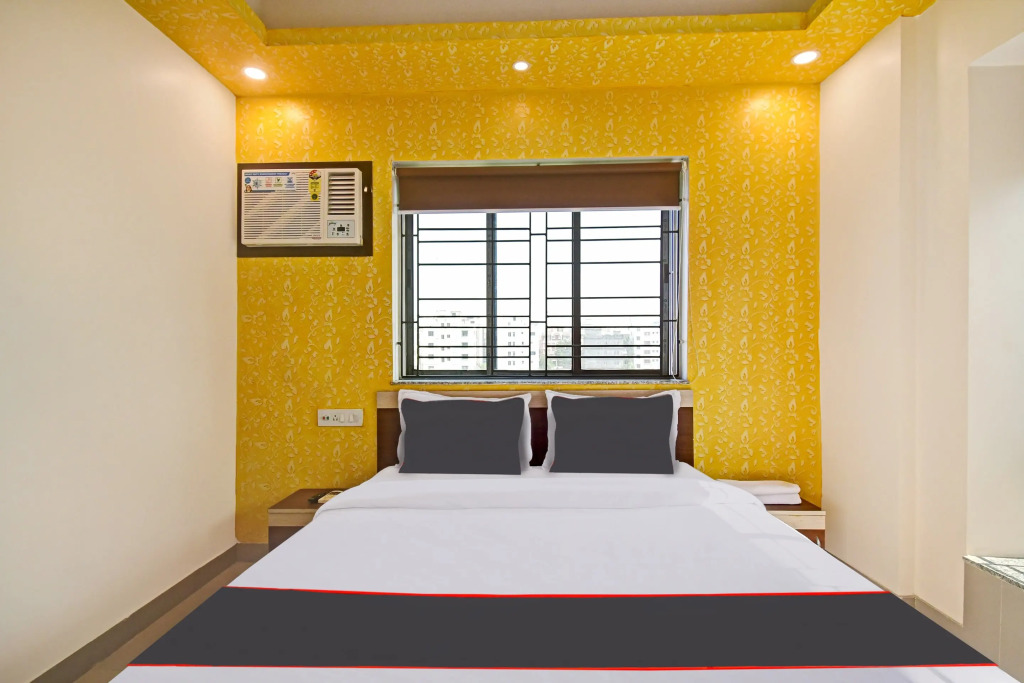 Fabhotel Comfort N Cozy