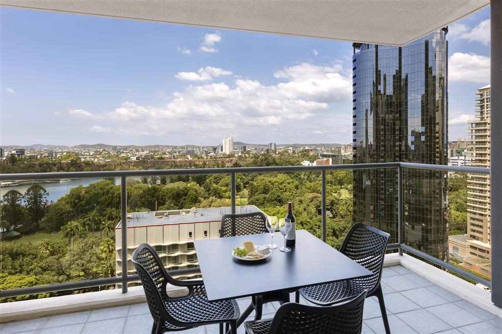 Oaks Brisbane on Margaret Suites