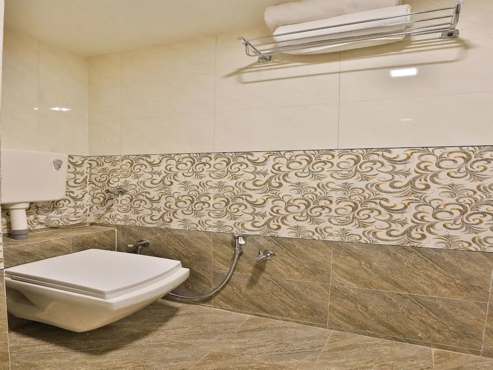 OYO 13032 Shiv Sagar Palace