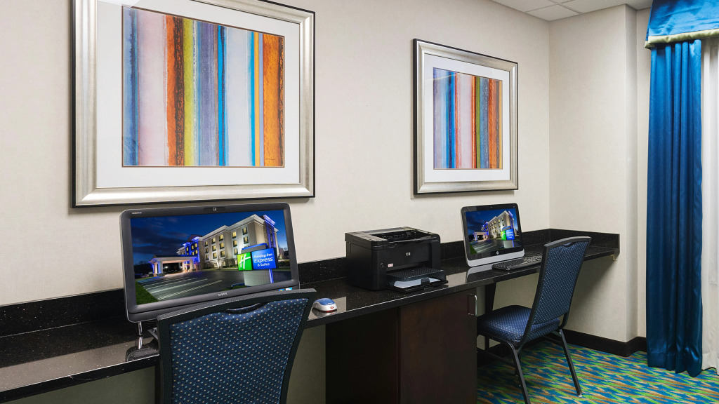 Holiday Inn Express and Suites Stroudsburg-Poconos by IHG