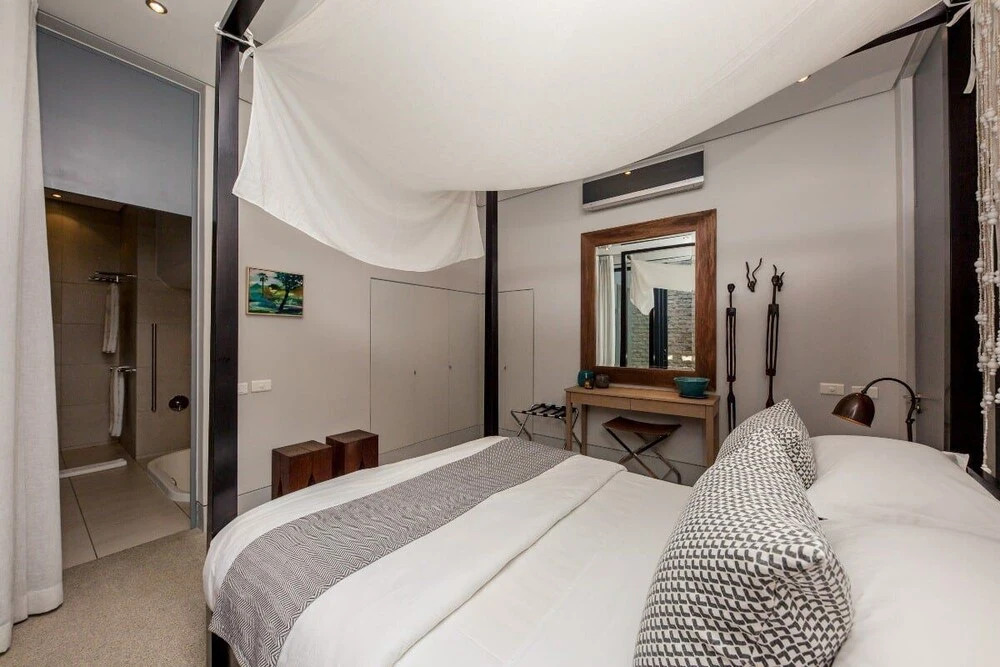 Loader Villa