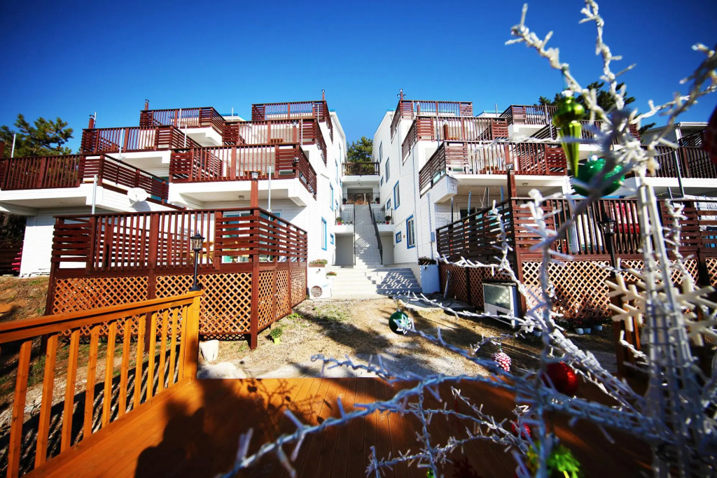 Choongcheong Seocheon Byeolbit Jeongwon Pension