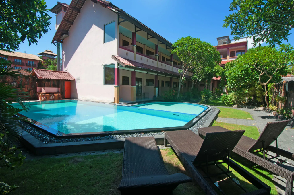 Pesona Beach Inn