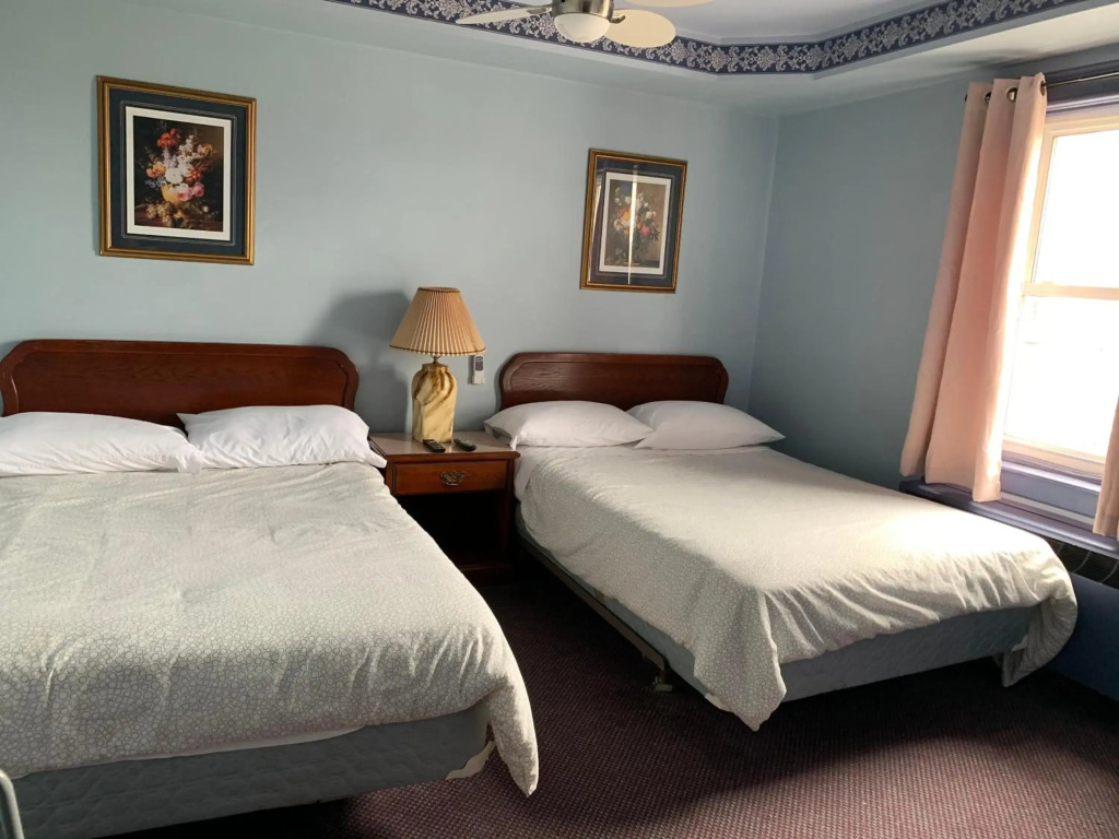 Lakeview Hotel