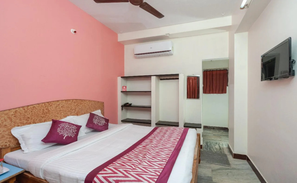 OYO 16692 Atchaya Rooms