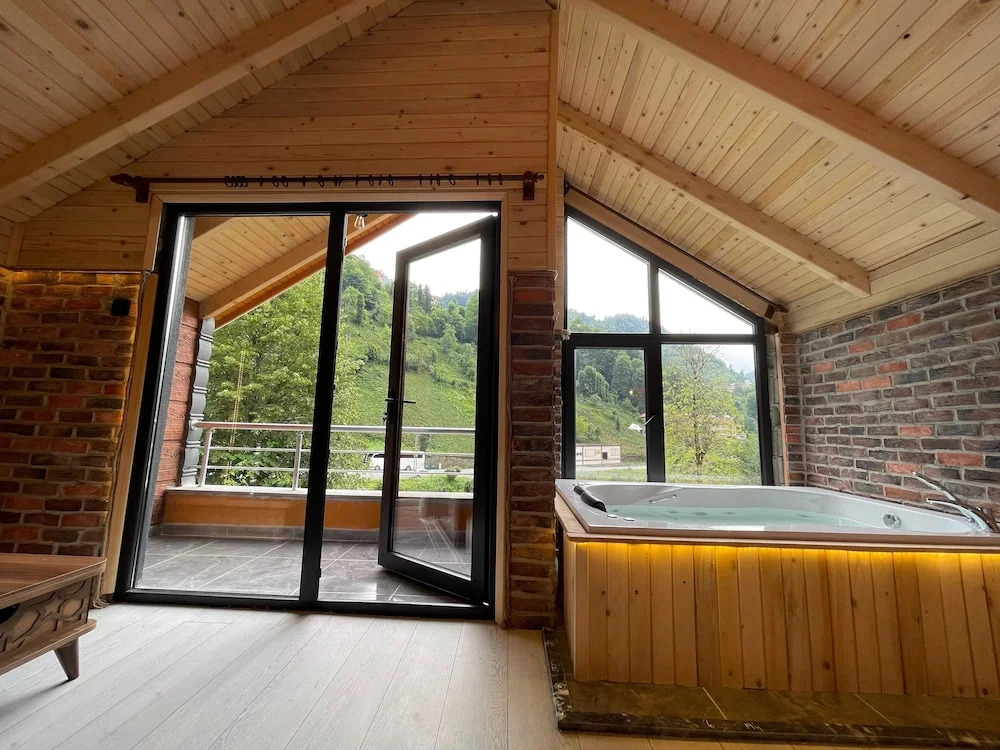 Riverside Suite & Bungalow