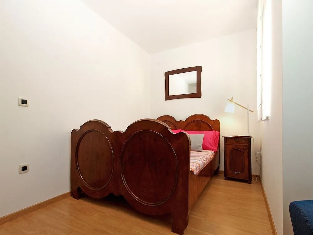 Apartment 1868