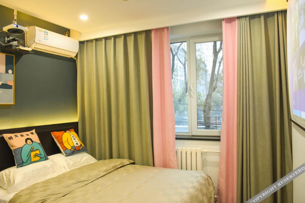SpaceBox Hotel