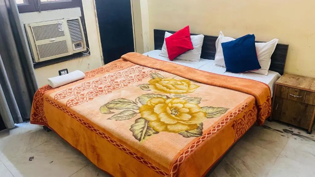 OYO 70147 Rp Residency
