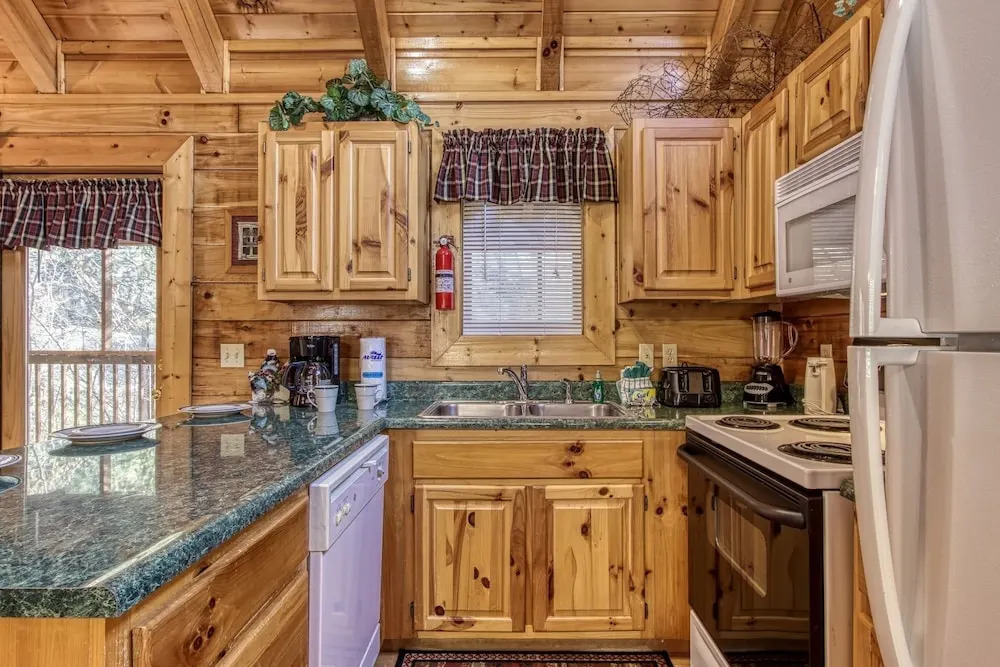 ER259- Country Charm Great Location, Close to town cabin