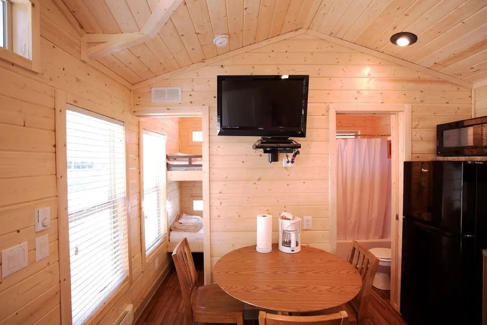 Morgan Hill RV Resort - Campsite