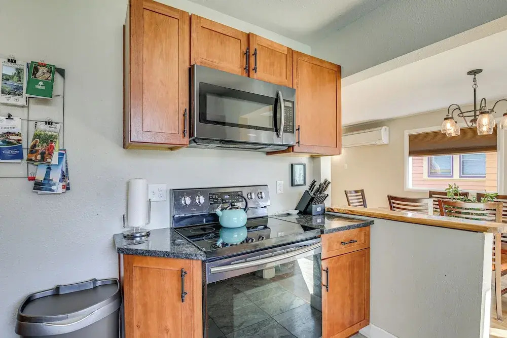 < 1 Mi to University of Oregon: Eugene Home