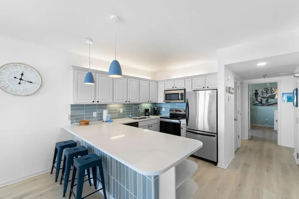 Romar Place 806