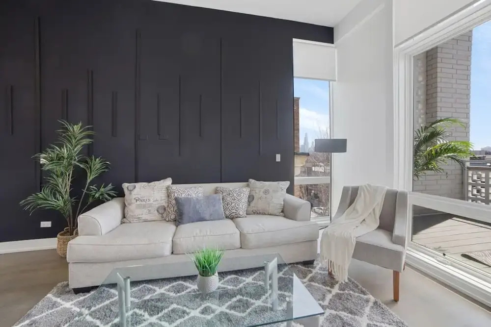 Stunning 4BD Penthouse in Ukrainian Village