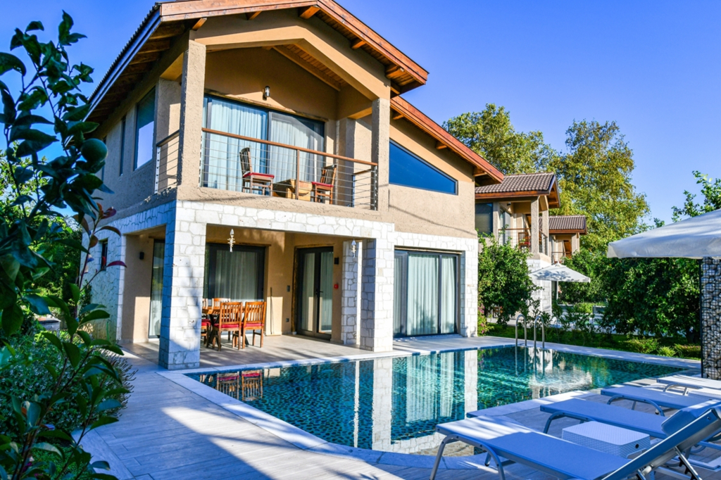 Volans Suites Villas