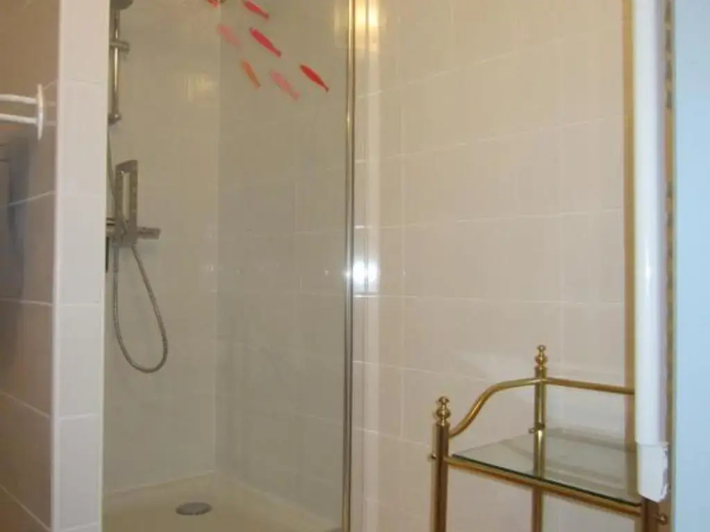 Maison bourbonnaise rénovée avec terrasse, Wifi et parking - FR-1-489-107