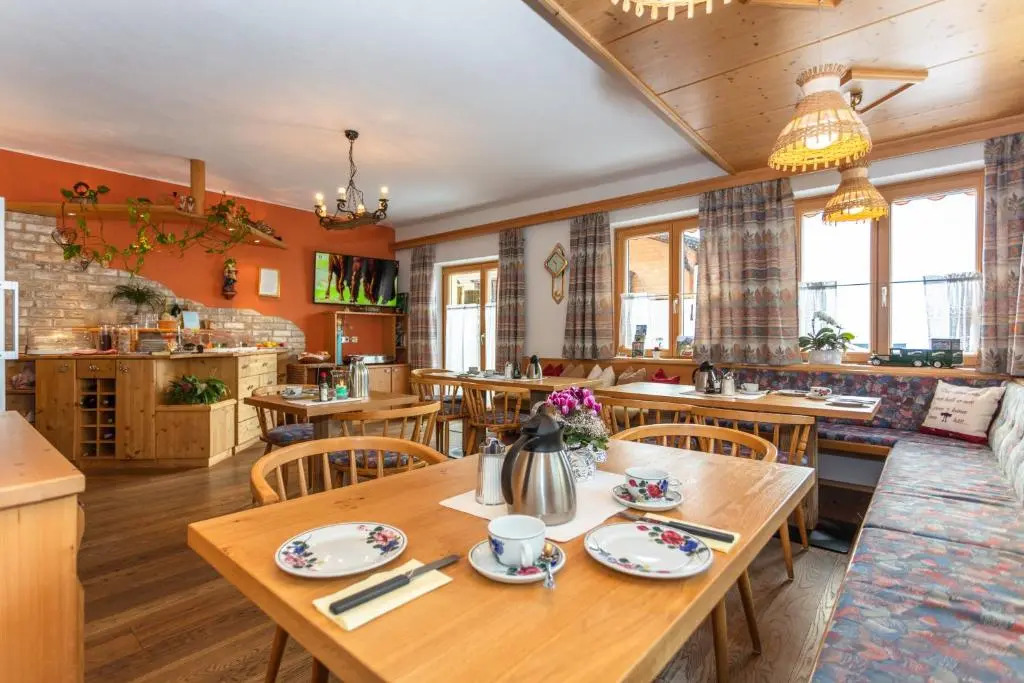 Hölzl Bed & Breakfast