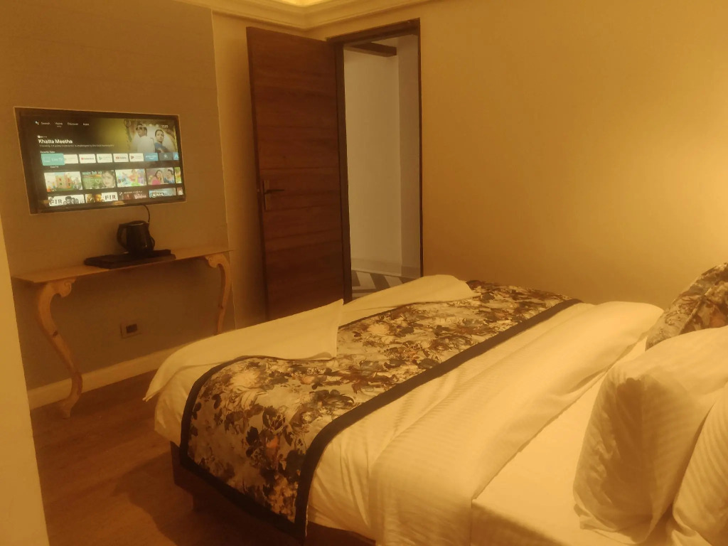 Hotel Sapling Mussoorie - 500 Mtr from Picture Palace Mall Road