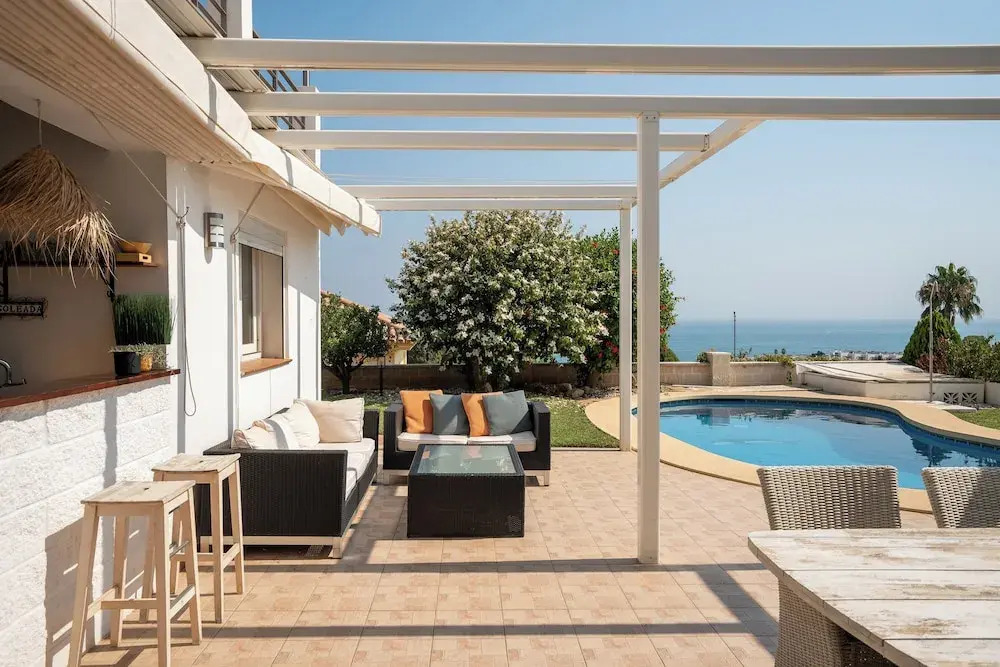 Spacious 3BR Villa with Pool and Sea Views