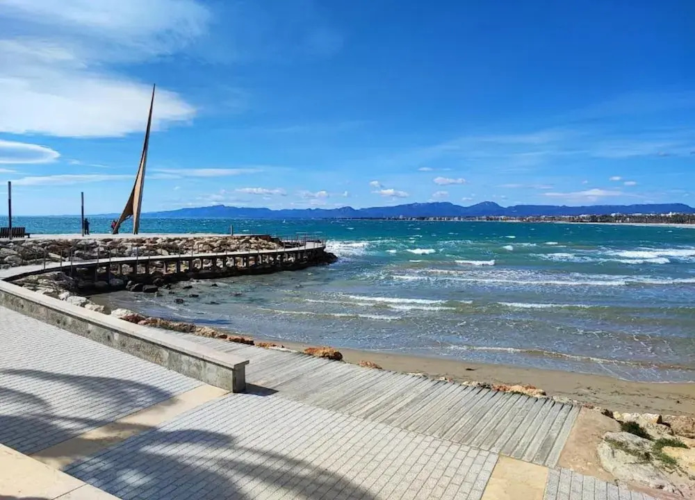 Chic Stay by the Beach